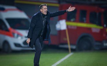 Счупи ли Веласкес скамейката на Славия?