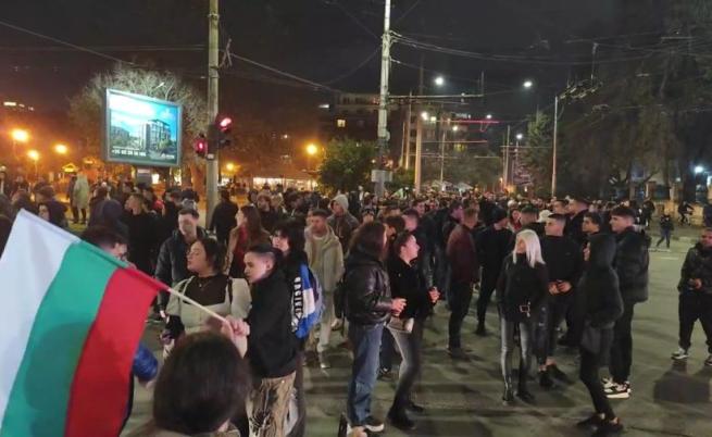 Недоволни граждани отново излязоха на протести в няколко града у нас