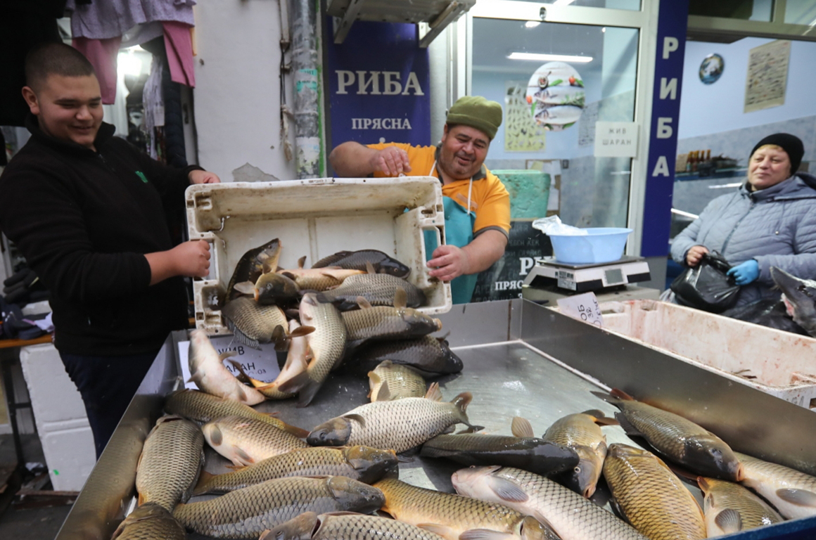 <p>На 6 декември православните християни отбелязват Никулден - един от най-почитаните зимни празници в България.</p>