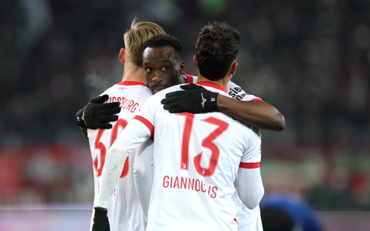 Аугсбург спря пропадането след успех над Леверкузен