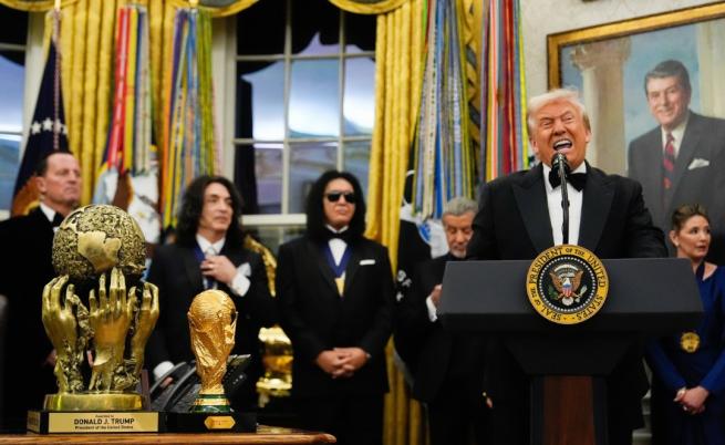 Доналд Тръмп връчи медалите на „Кенеди център“