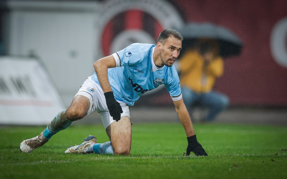 Попето няма право да играе до края на сезона