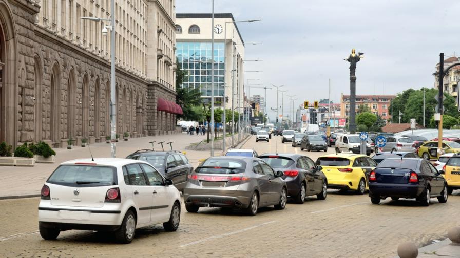 <p>България казва &bdquo;не&ldquo; на европейската забрана за двигатели с вътрешно горене през 2035 г.</p>