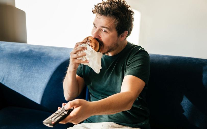 вечеря телевизор