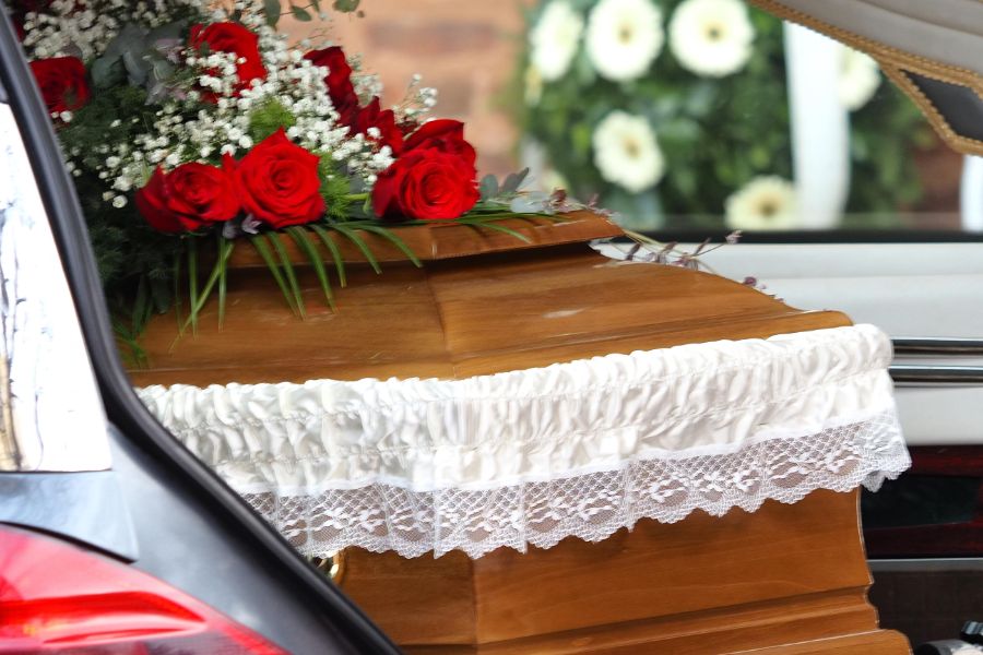 <p>Последно сбогом Найден Вълчев. Авторът на текста на популярната през 70-те години песен &bdquo;Една българска роза&ldquo; почина на 98-годишна възраст на 3 декември.</p>