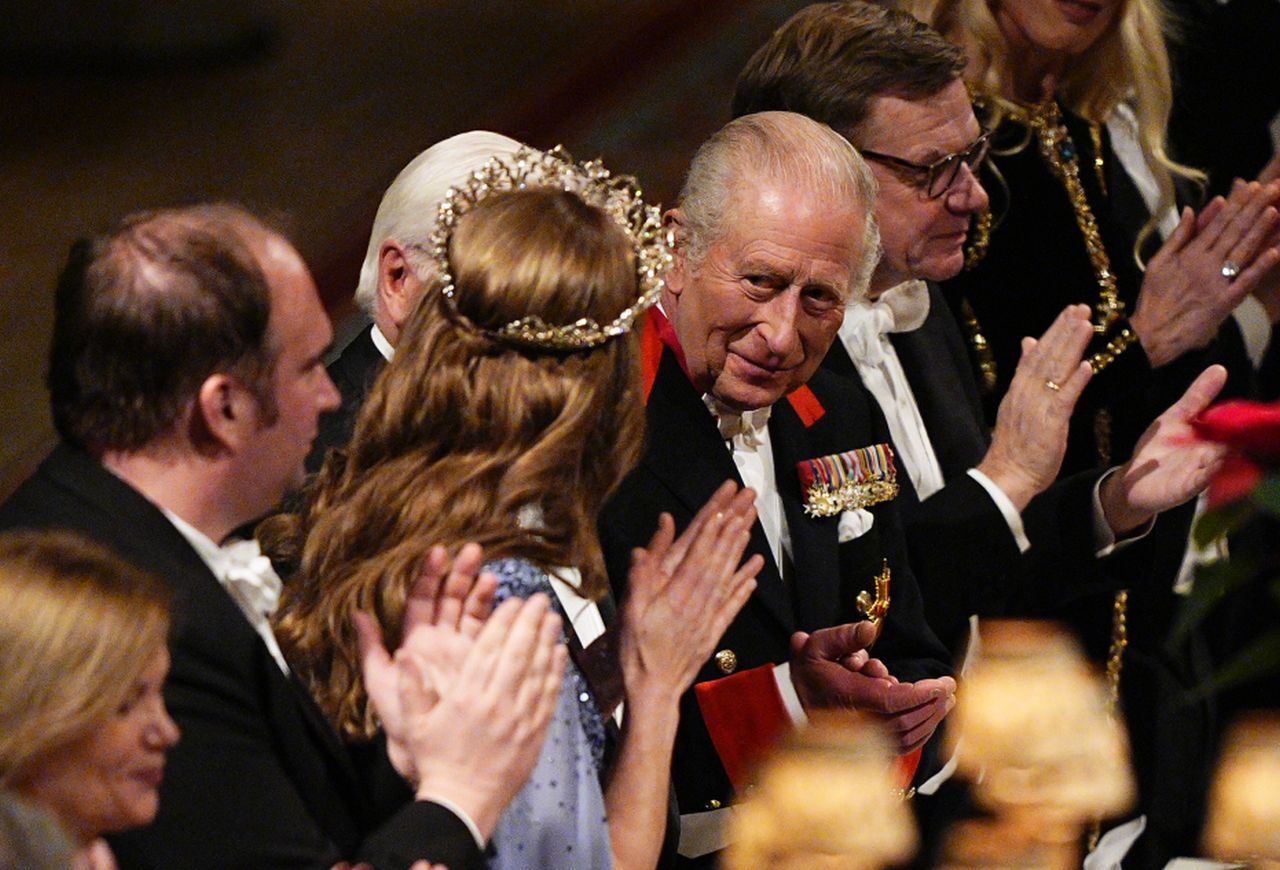 Рядка снимка разкри тайната на принцеса Кейт за закрепване на тежката тиара