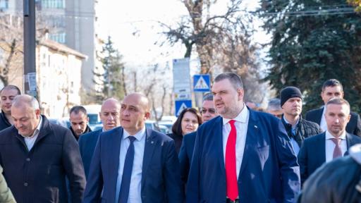 Пеевски призова за спокойствие и разум на протеста под надслов „Не на омразата”