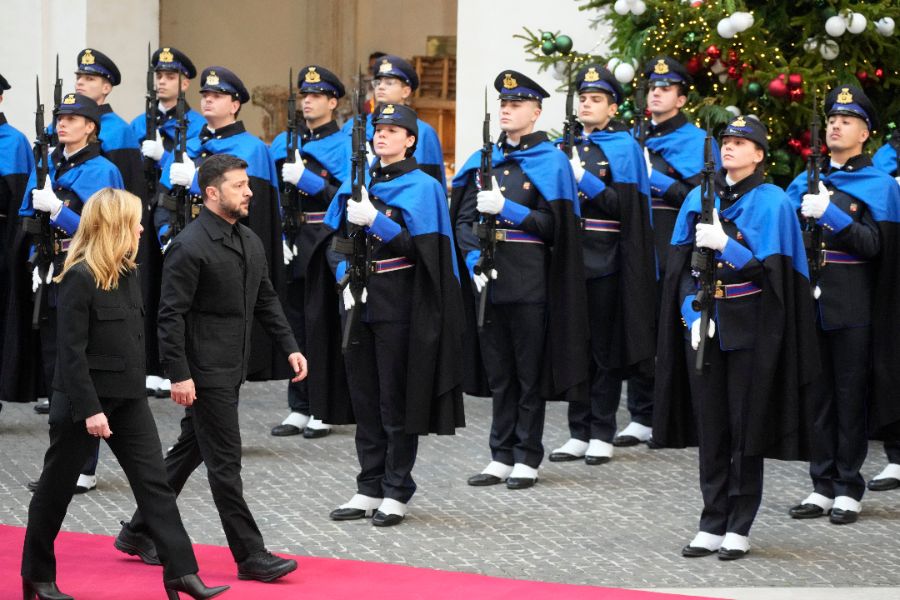 <p>Премиерът на Италия Джорджа Мелони прие в сградата на италианския министерски съвет в Рим президента на Украйна Володимир Зеленски, предаде АНСА.</p>