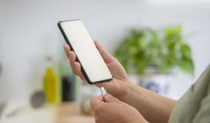 Още ползи от USB порта на телефона освен за зареждане