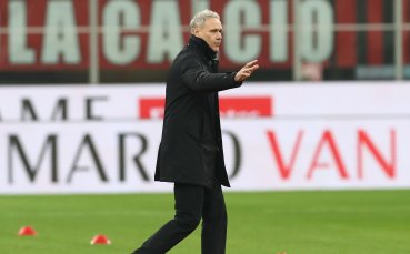 Ван Бастен изригна: Салах има мозък на майски бръмбар