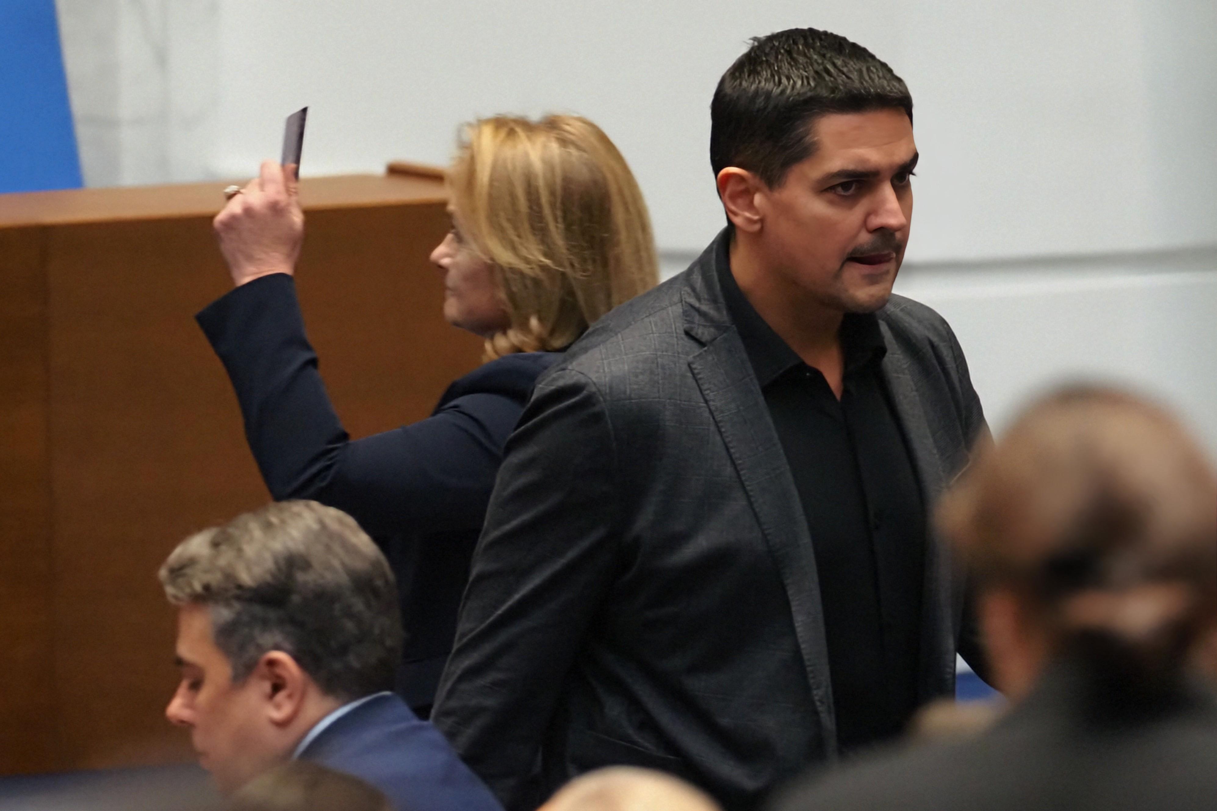 <p>Близо 4 часа дебати по шестия вот на недоверие срещу кабинета "Желязков"</p>