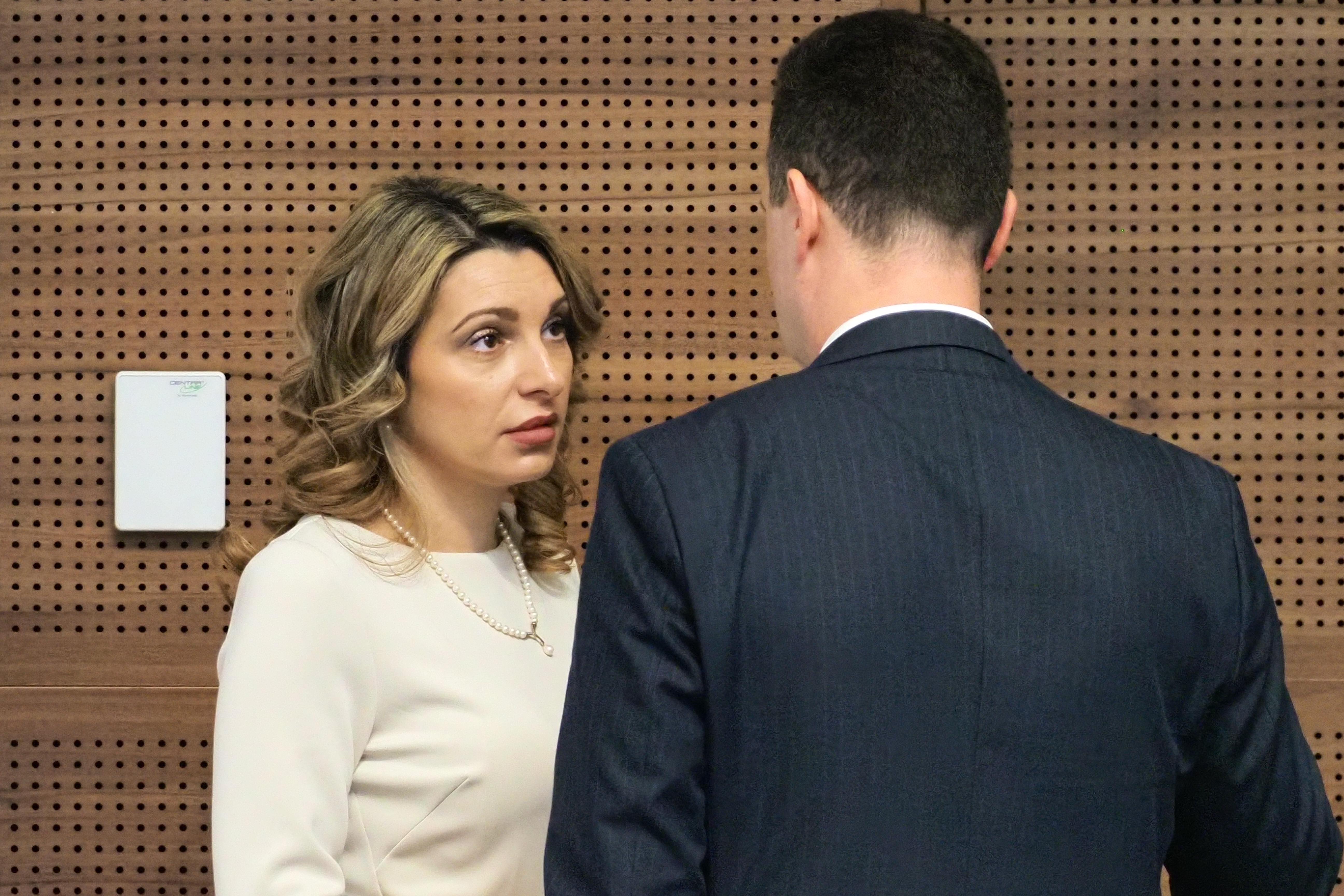 <p>Близо 4 часа дебати по шестия вот на недоверие срещу кабинета "Желязков"</p>