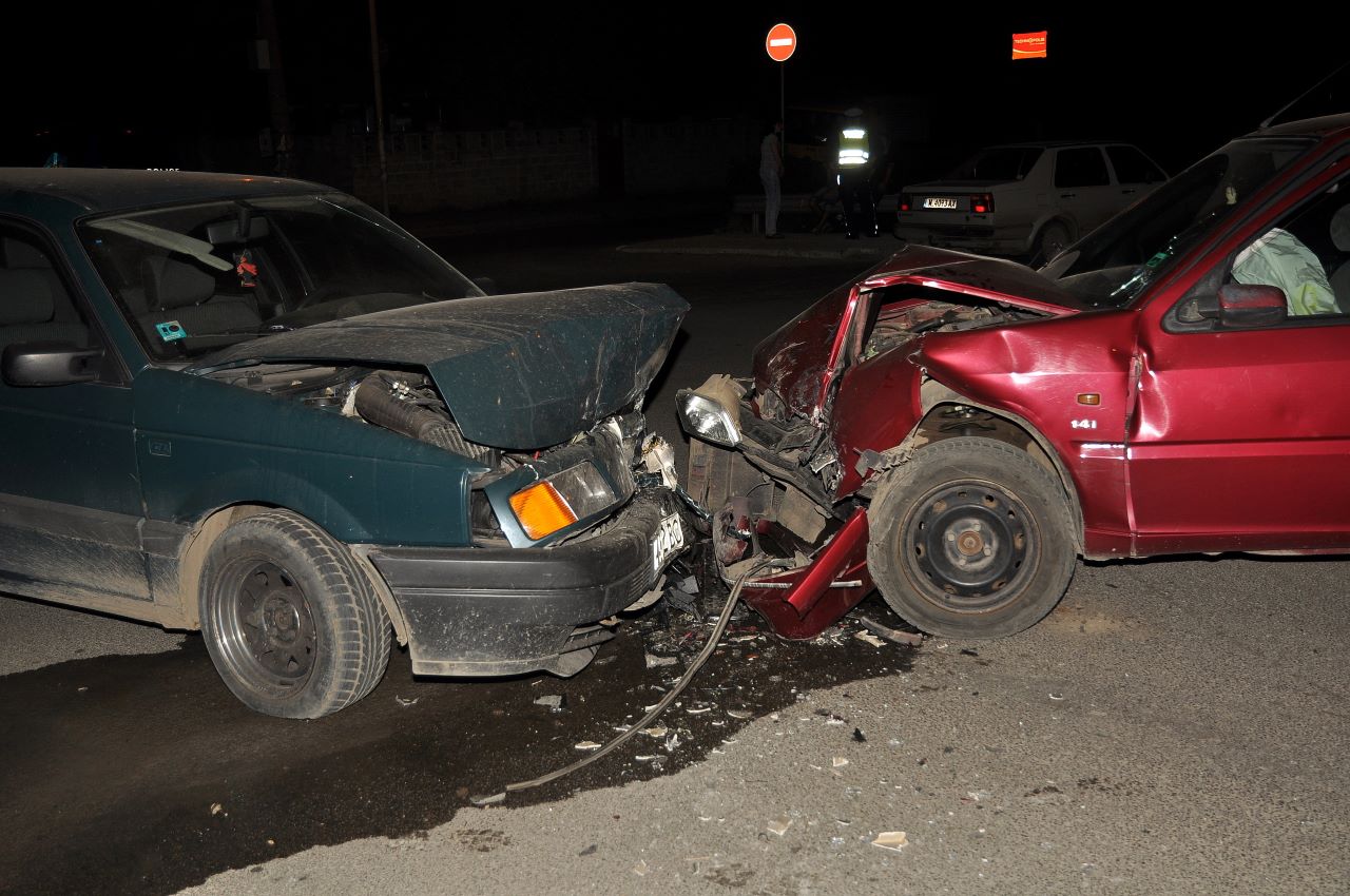 Челен сблъсък край Монтана - жена е с опасност за живота