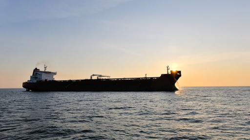 Извършиха проверки на заседналия край Ахтопол танкер