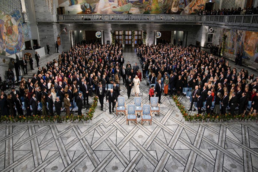 <p>Дъщерята на Мария Корина Мачадо прие Нобеловата награда за мир от нейно име.</p>