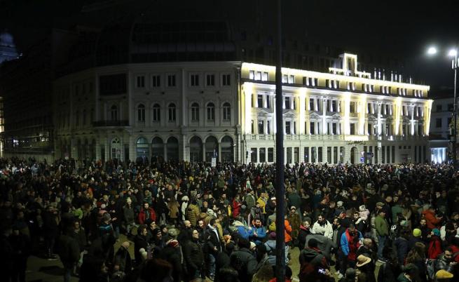 След масовия протест – шести вот на недоверие. Ще оцелее ли кабинетът „Желязков“