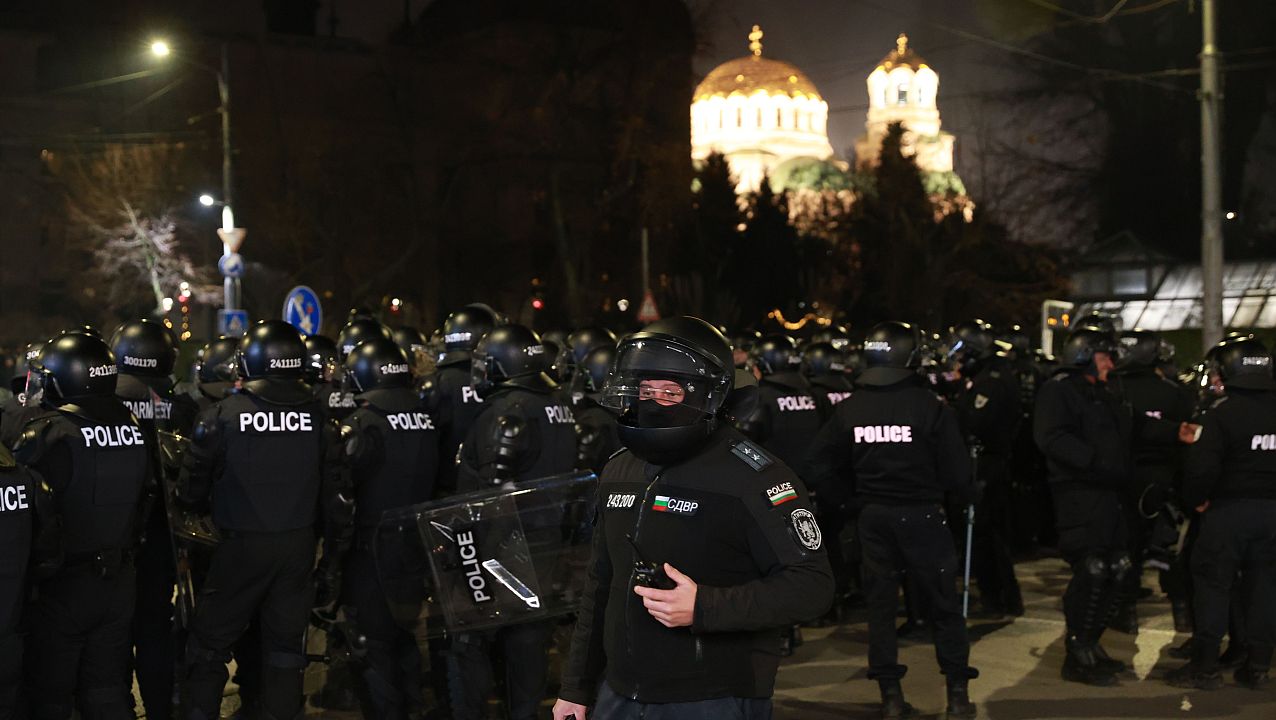 Десетки арестувани след протеста срещу кабинета „Желязков“