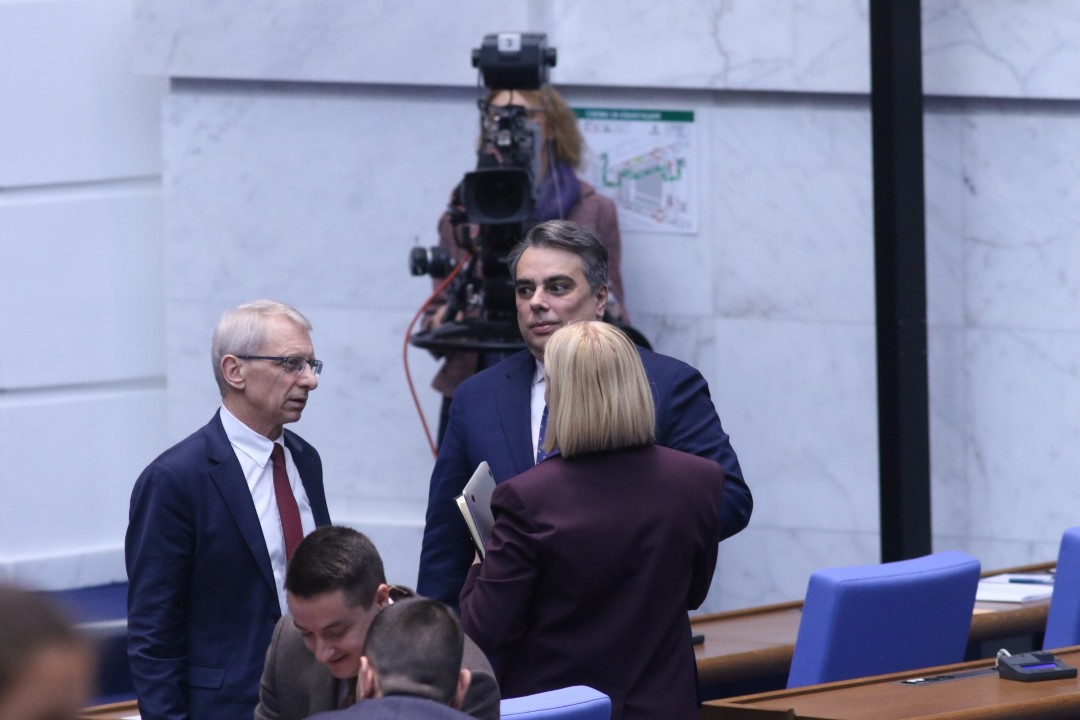 <p>Гласуването на вота на недоверие срещу кабинета &quot;Желязков&quot;.</p>