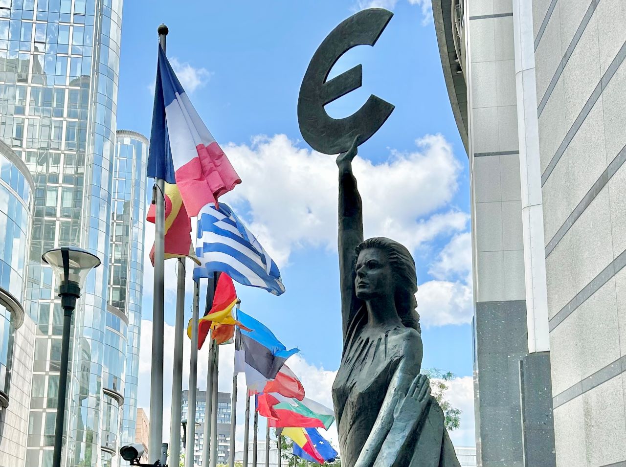 Еврогрупата одобри присъединяването на България към Европейския стабилизационен механизъм