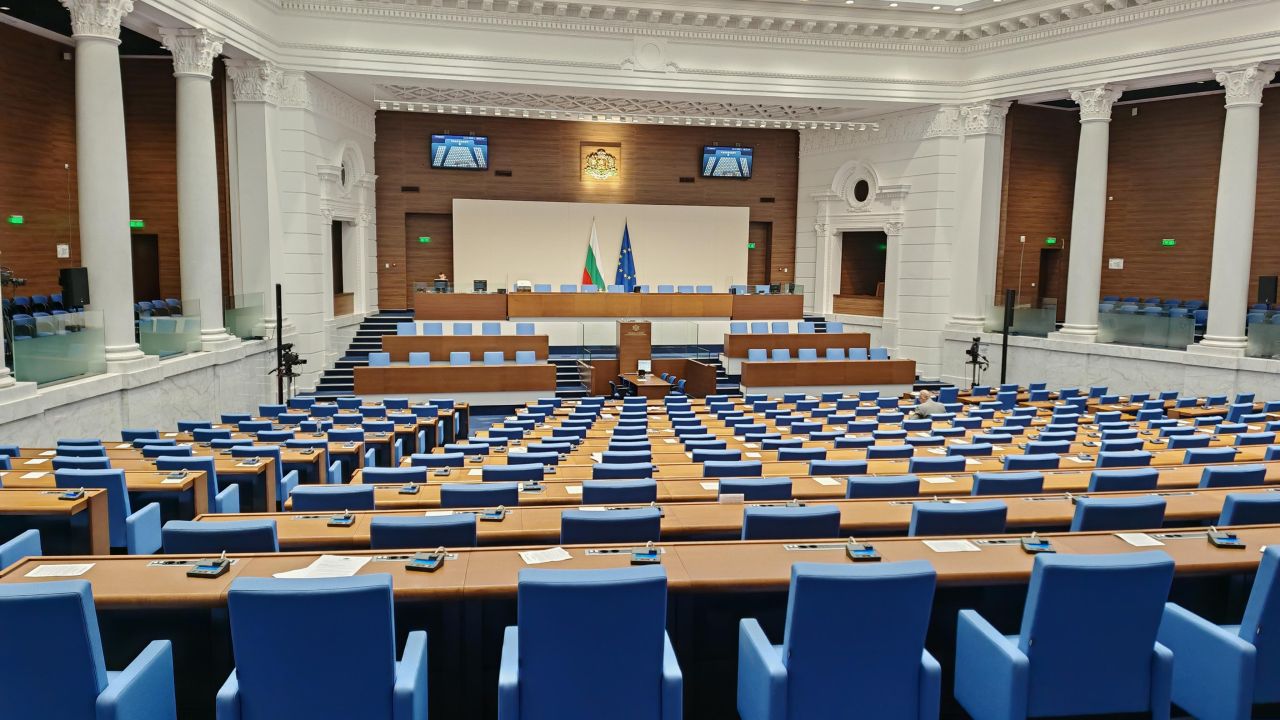 <p>Оставката в кадър: Финалът на кабинета в снимки</p>