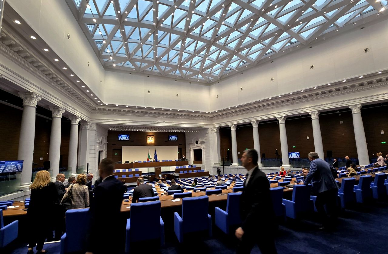 <p>Оставката в кадър: Финалът на кабинета &quot;Желязков&quot; в снимки</p>