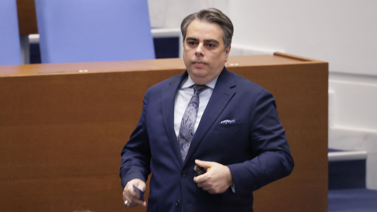 <p>Оставката в кадър: Финалът на кабинета &quot;Желязков&quot; в снимки</p>