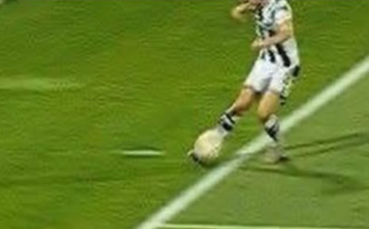 Обир или коректно решение? При подобни ситуации в Европа българските отбори обикновено са потърпевши