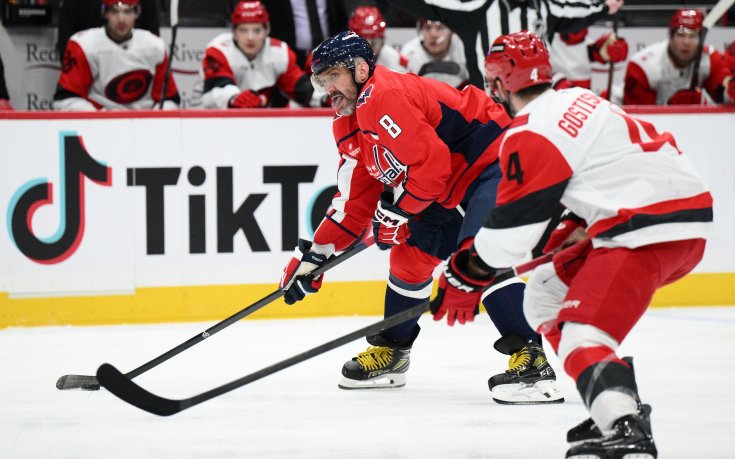 Овечкин записа 1800-та си точка в НХЛ, но Вашингтон загуби с дузпи от Каролина