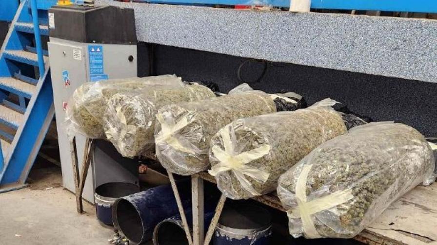 Задържаха 70 кг дрога, открита в газови бутилки на границата с Турция