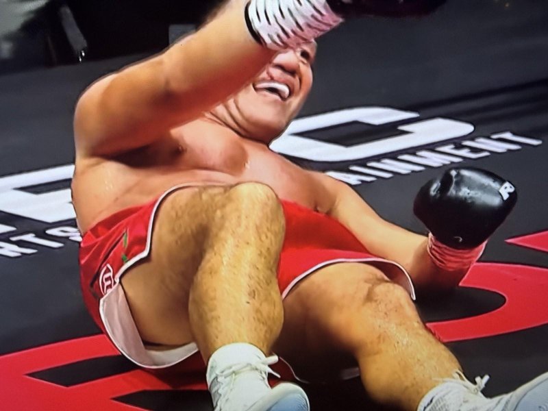 Мурат Гасиев нокаутира Кубрат Пулев в Дубай1