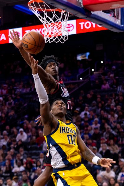 Филаделфия Севънтисиксърс Индиана Пейсърс1