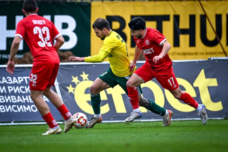 Добруджа Ботев Враца1