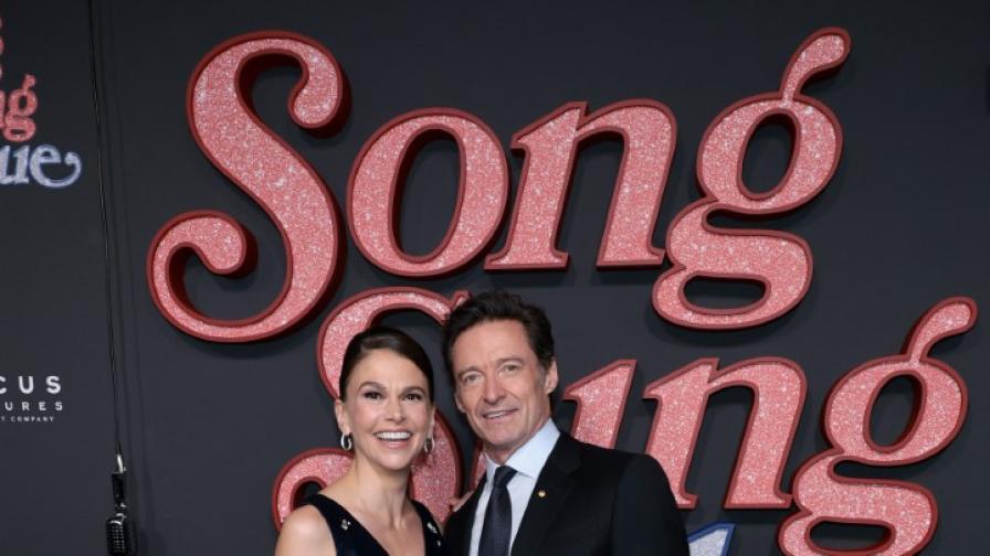 Хю Джакман и Сътън Фостър сияят на премиера...