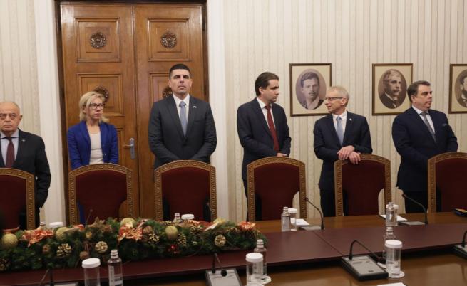 Радев поиска обяснение от ПП-ДБ какво означава 