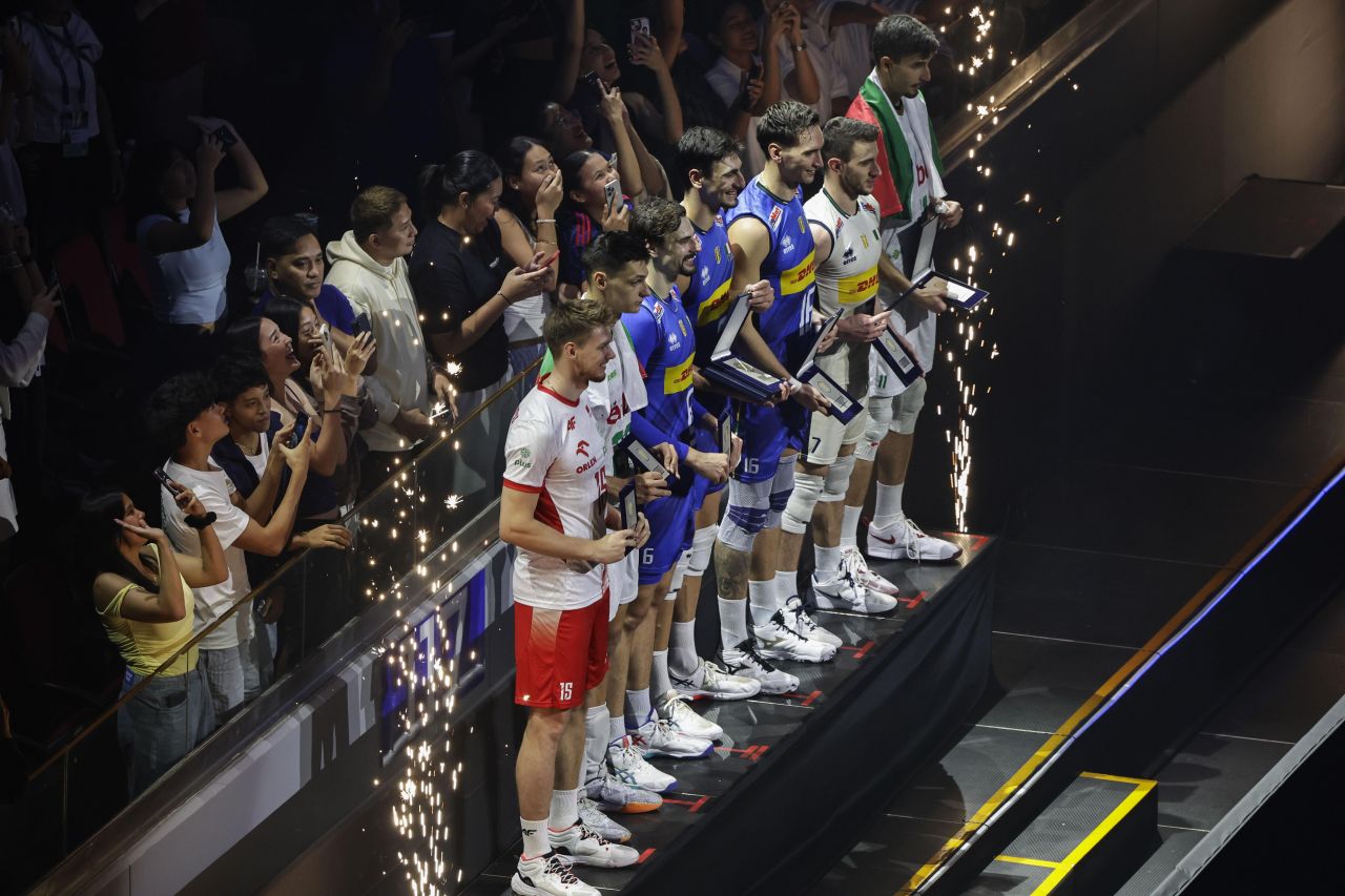 <p><strong>СЕПТЕМВРИ</strong> Италия спечели Световното първенство по волейбол за мъже 2025 с победа над България с 3:1 във финала, а нашите момчета завършиха на страхотно второ място и взеха сребърните медали &ndash; първи медал от 55 години насам!</p>