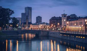 <p>Как да работим в града със средна заплата над 7000 лв?</p>