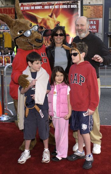 <p>Семейството на Ник Райнър и Мишел Сингър през годините.</p>