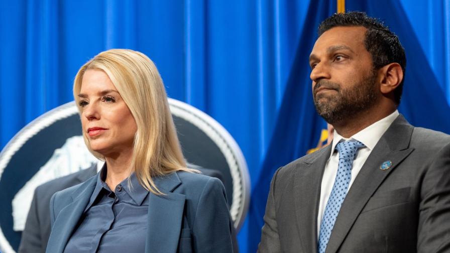 <p>ФБР осуети заговор за бомбени атентати в Калифорния</p>