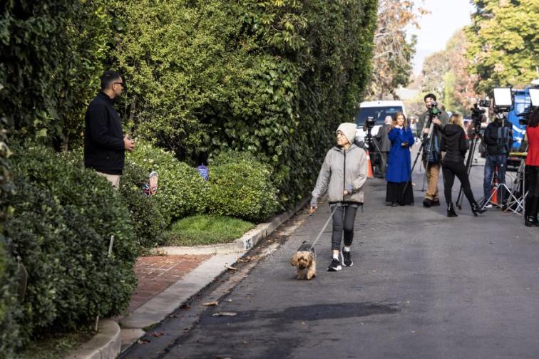 Медии и полиция пред резиденцията на Роб Райнър в Лос