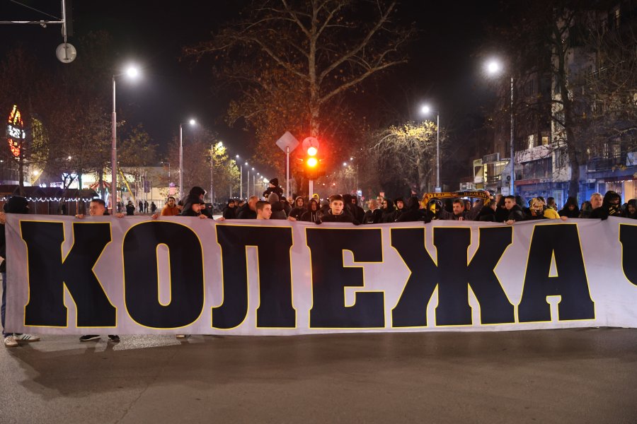 Протест на феновете на Ботев Пловдив срещу забавеното строителство на1