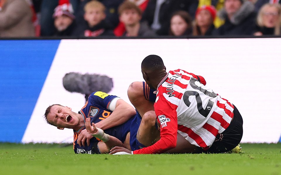 Дан Бърн със счупено ребро и наранен бял дроб след брутален сблъсък