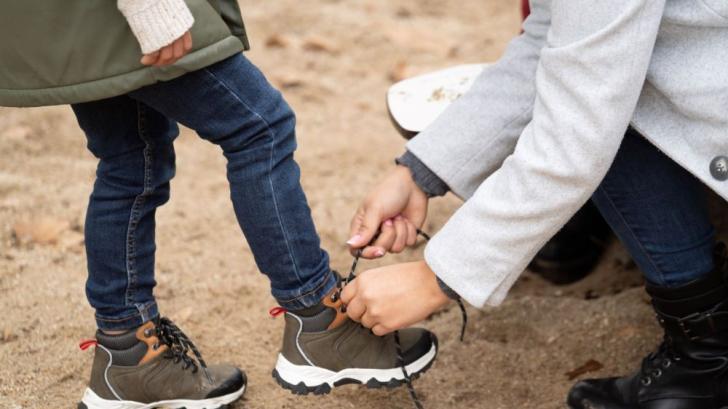 Стигнете заедно със стил - задължителни обувки за майки и малки деца