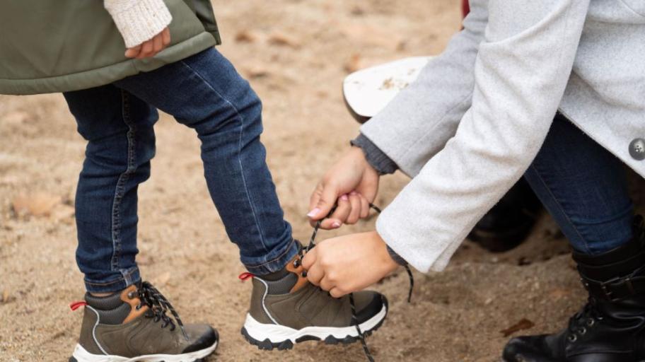 обувки за деца