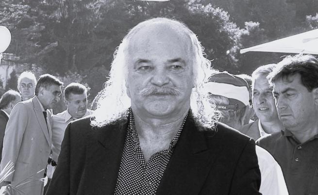 Поклонението пред Боян Радев на Националния стадион в понеделник