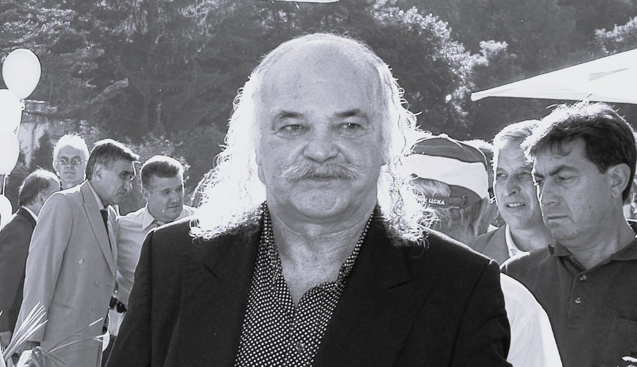 Поклонението пред Боян Радев на Националния стадион в понеделник