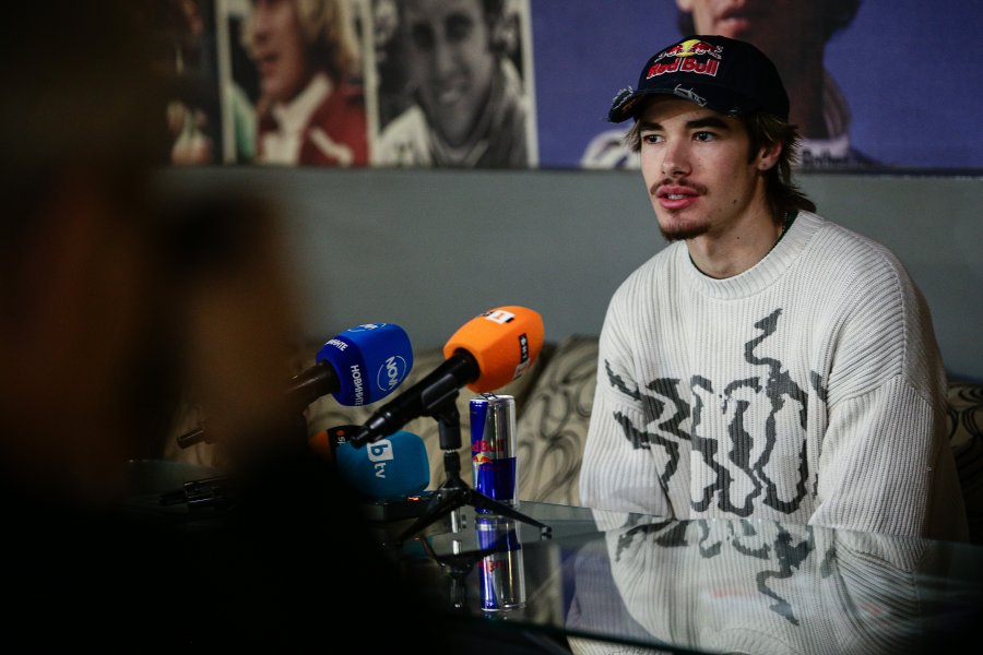 Никола Цолов1