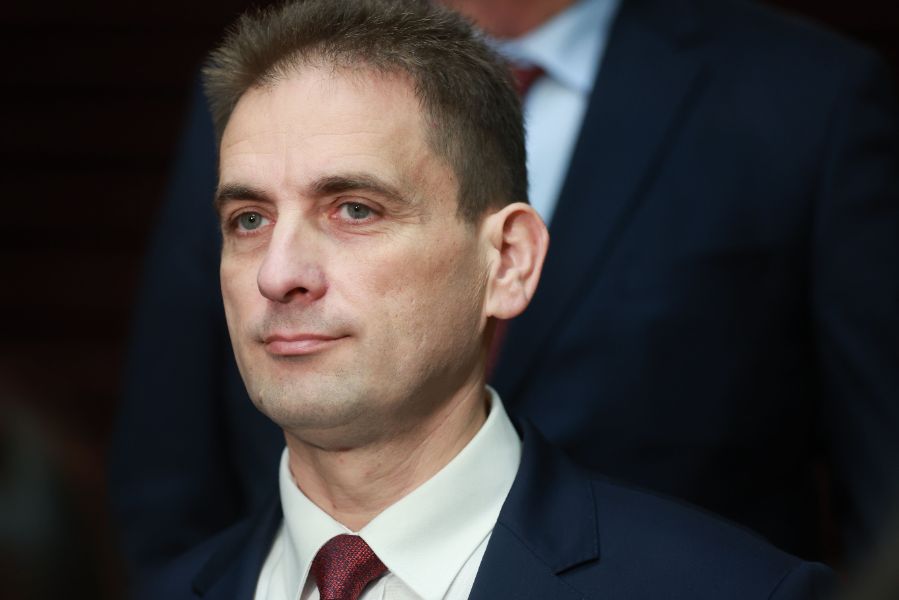 <p>След консултациите - АПС подкрепя машинния вот.</p>