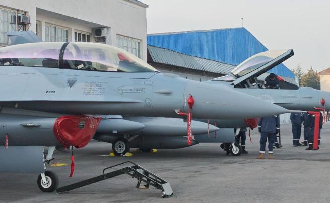 Защо Радев няма да купи нови ракети за изтребителите F-16