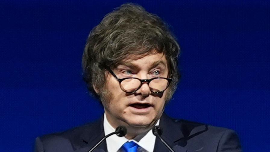 <p>Хиляди протестираха в Буенос Айрес срещу реформата за удължаване на работния ден</p>