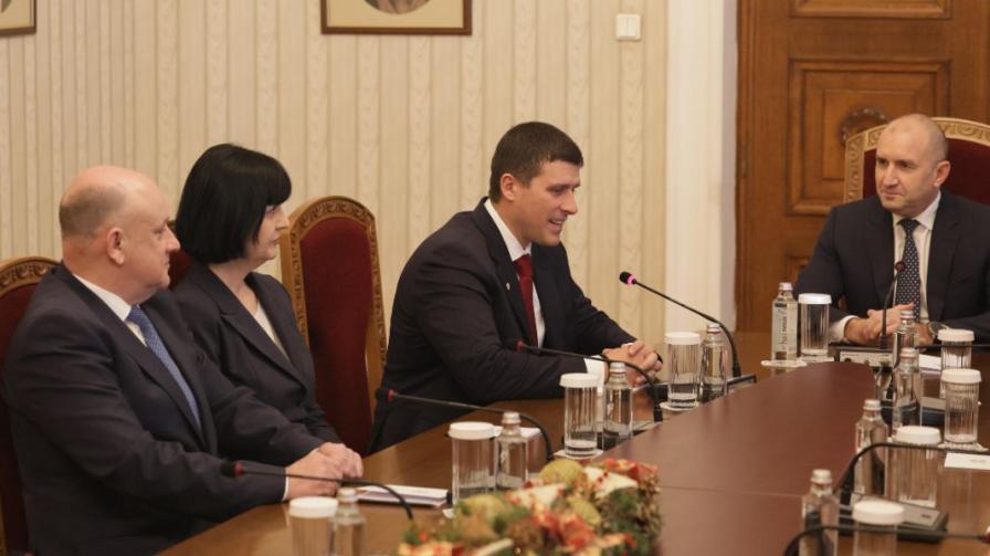 Величие Радев